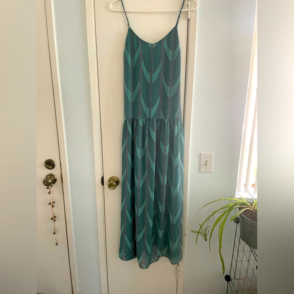 Forever 21  💚maxi spring/sundress. Small. V-neck, adjustable straps, lined,